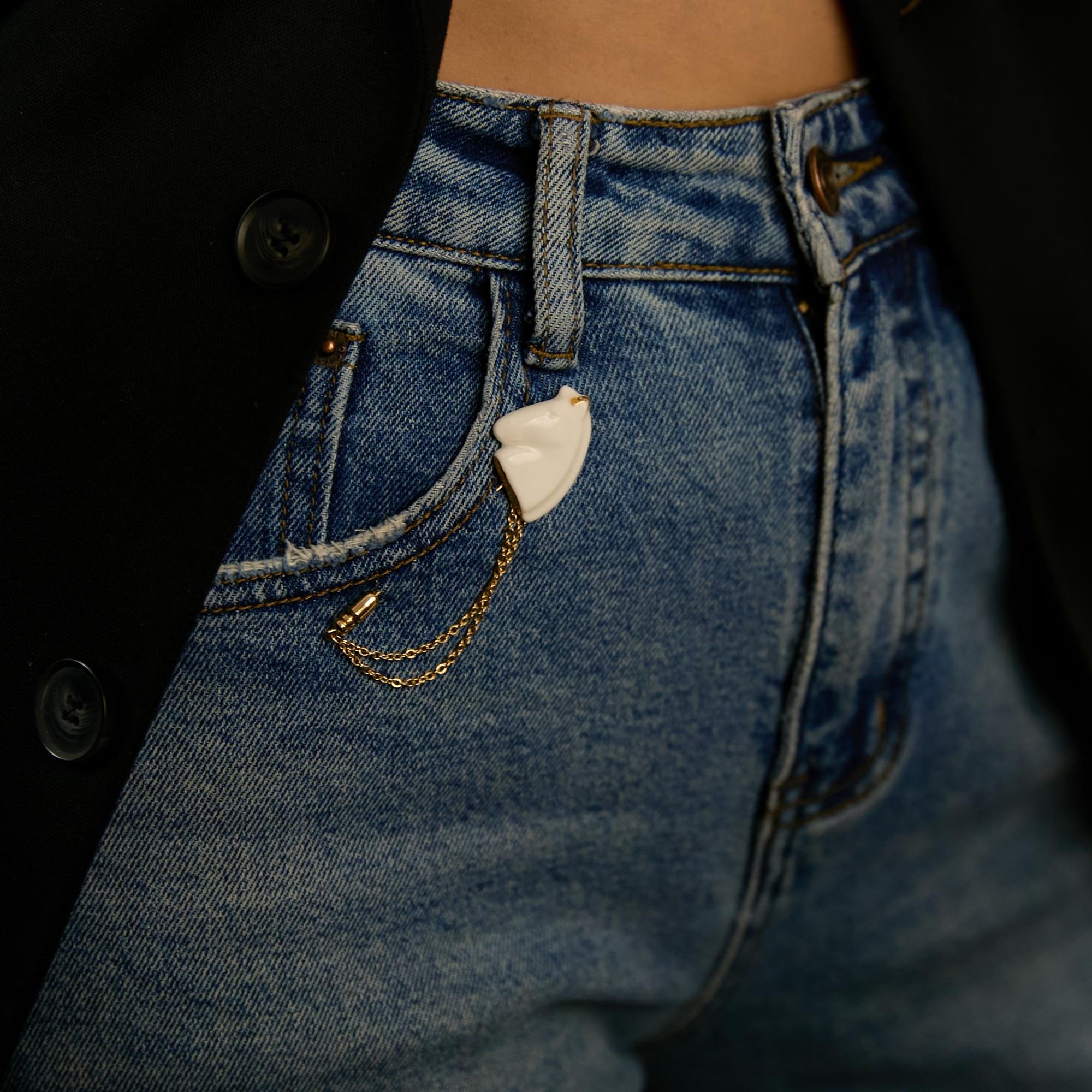 Брошь голова лошади белая цепь золото фарфор авторская Buylerika