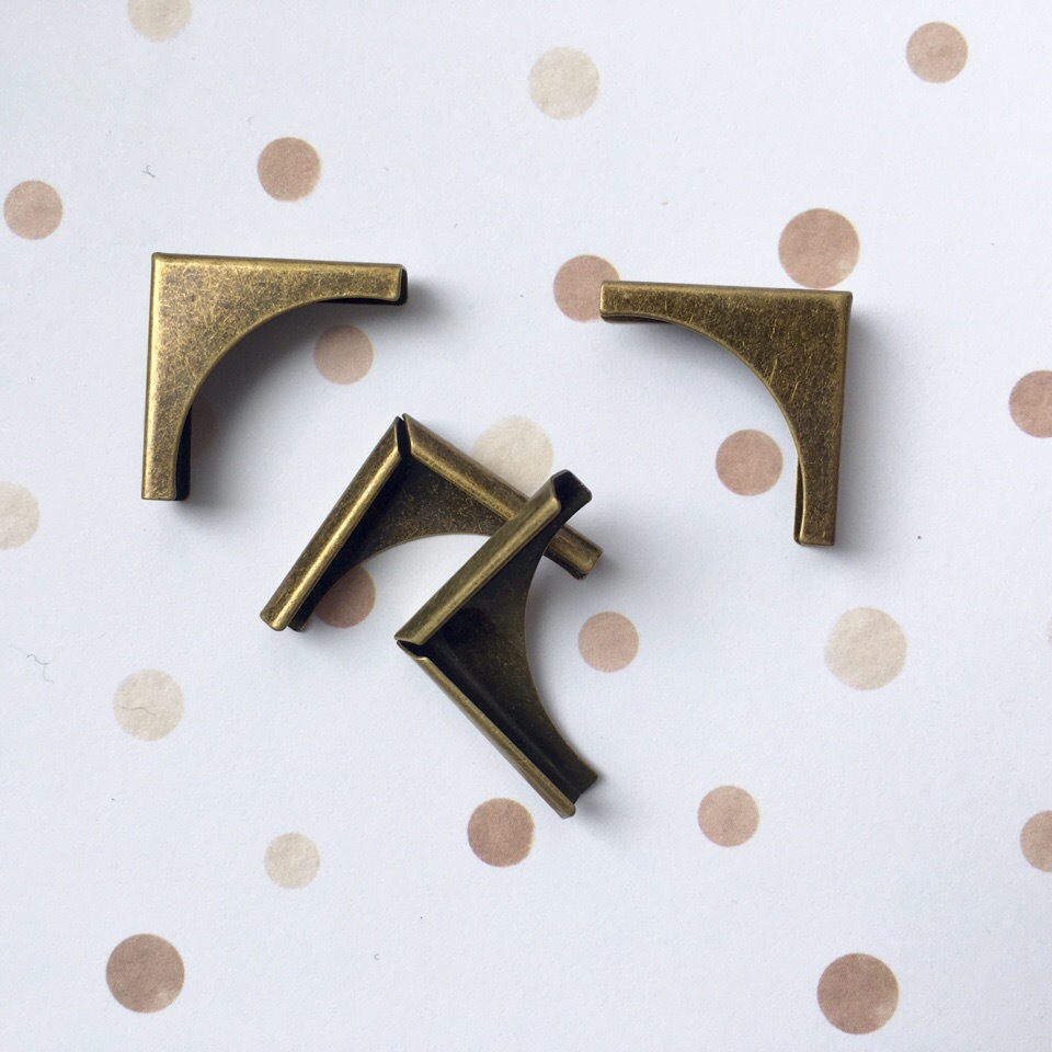 Уголок металлический