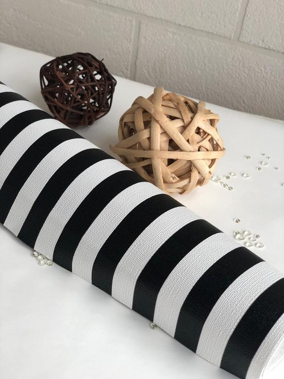 Кожзам полосатый (черно-белый) отрез 35*44