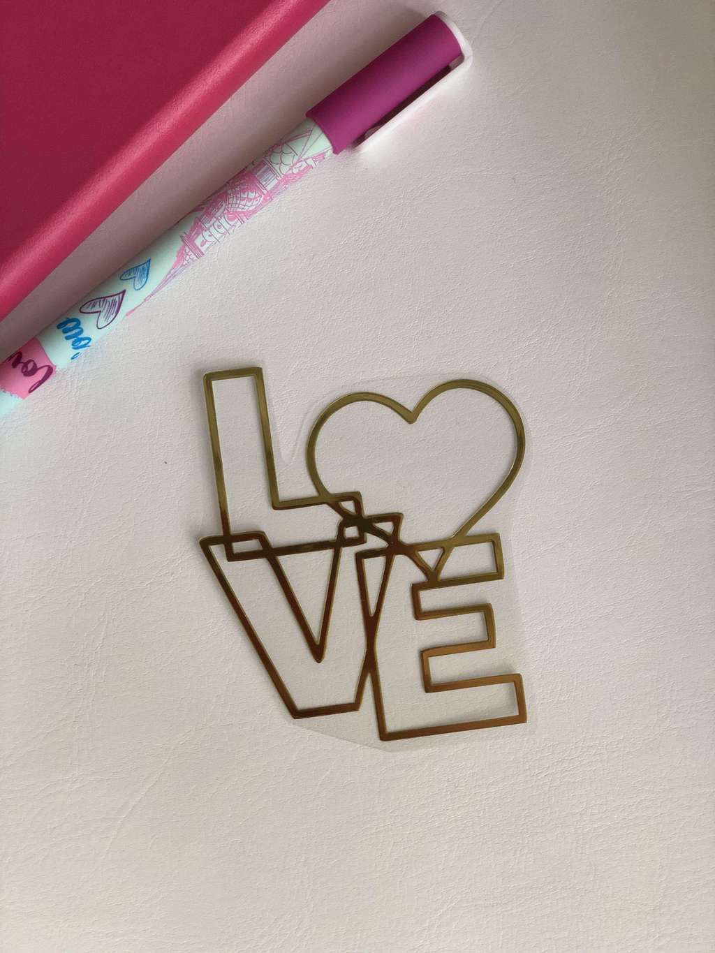 Термотрансферная надпись «LOVE”