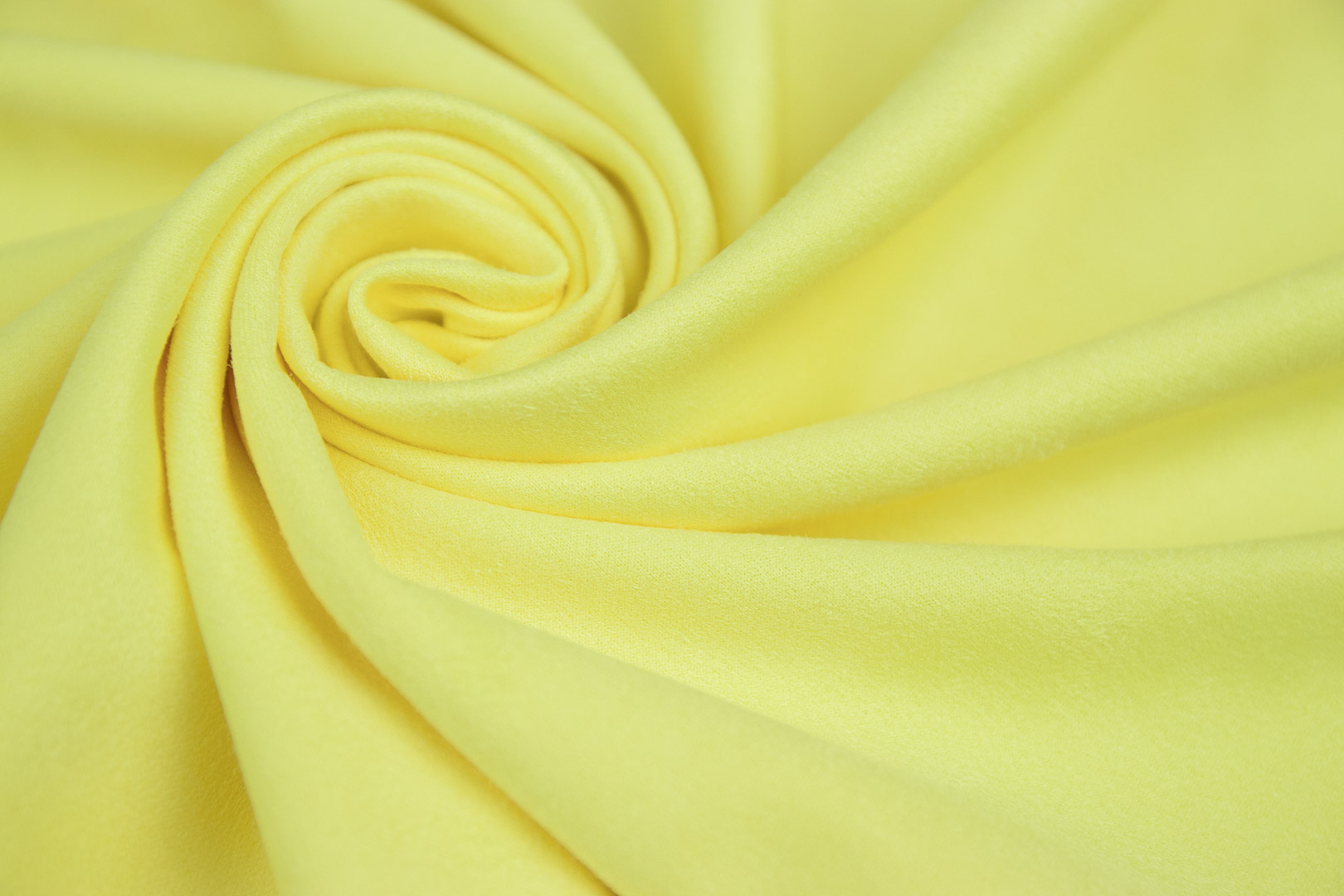 Замша двусторонняя Цвет желтый  35*50