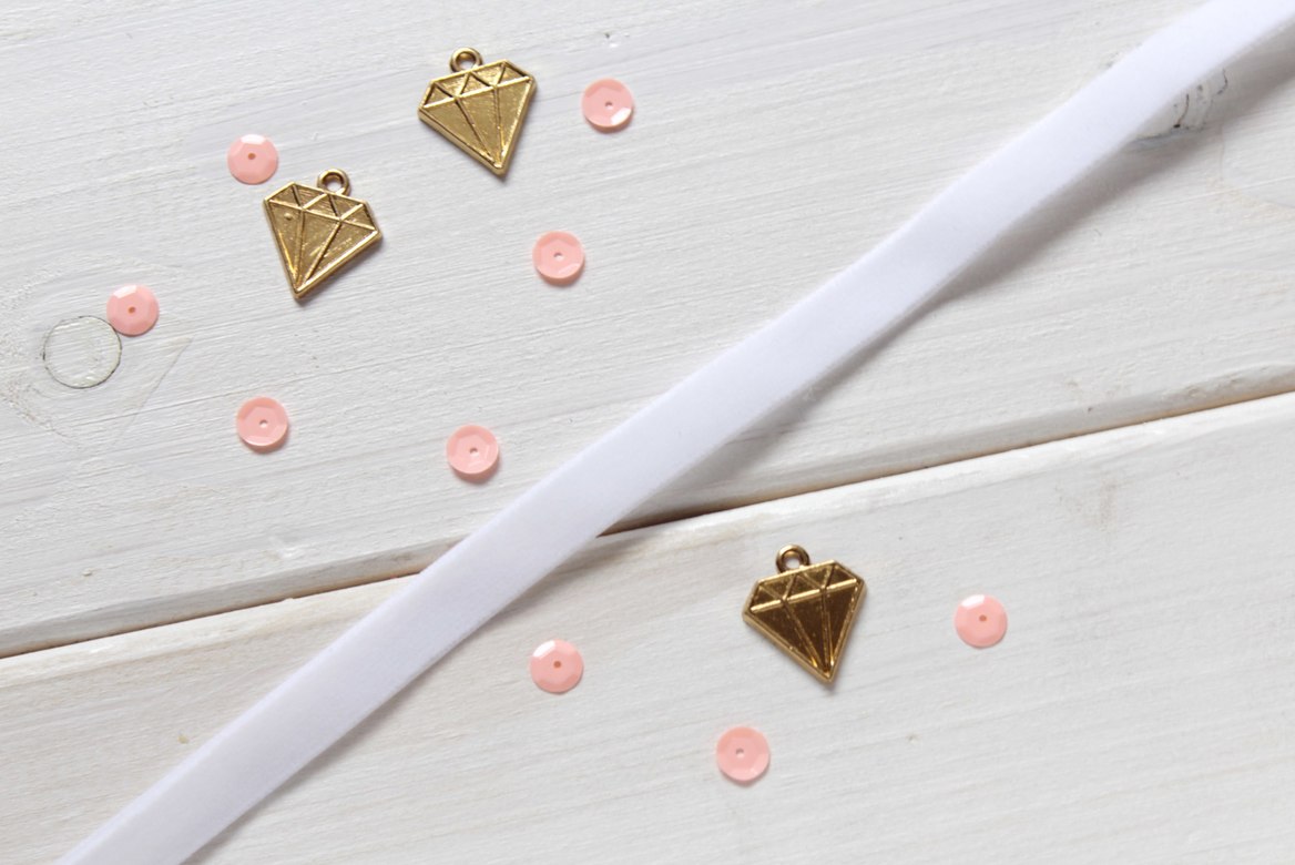 Резинка бархатная, (1 ярд)