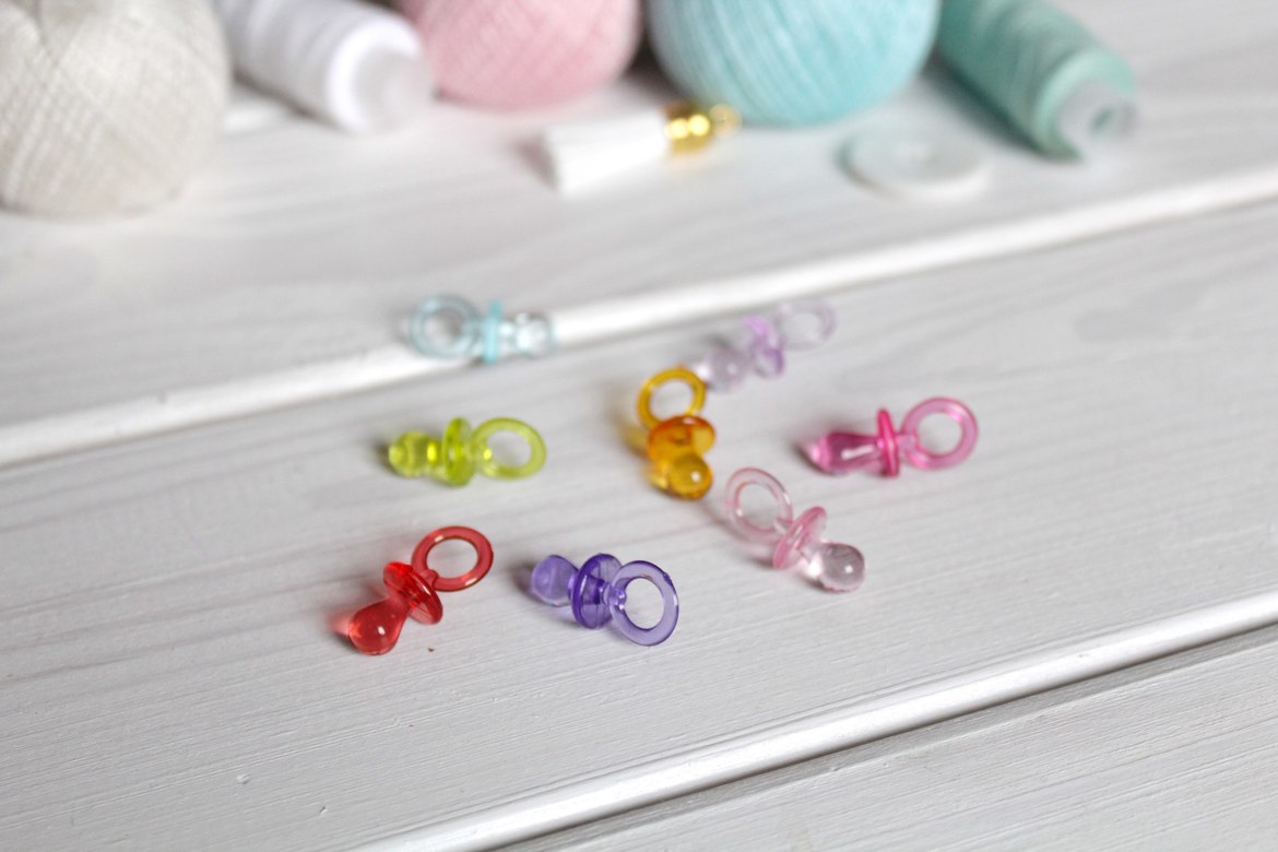 Набор акриловых подвесок пустышки, 9 шт