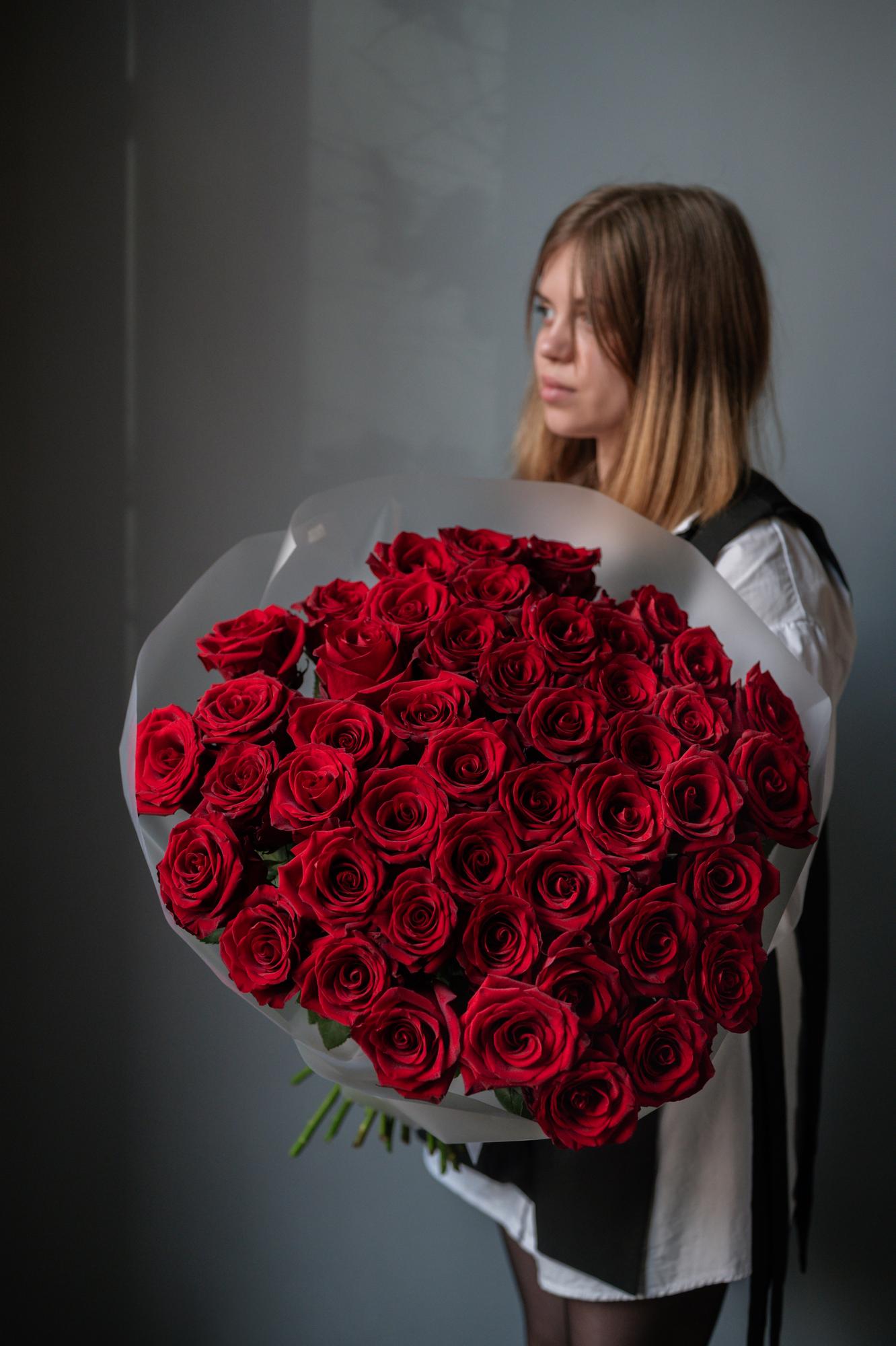 Моно-букет из красных эквадорских роз