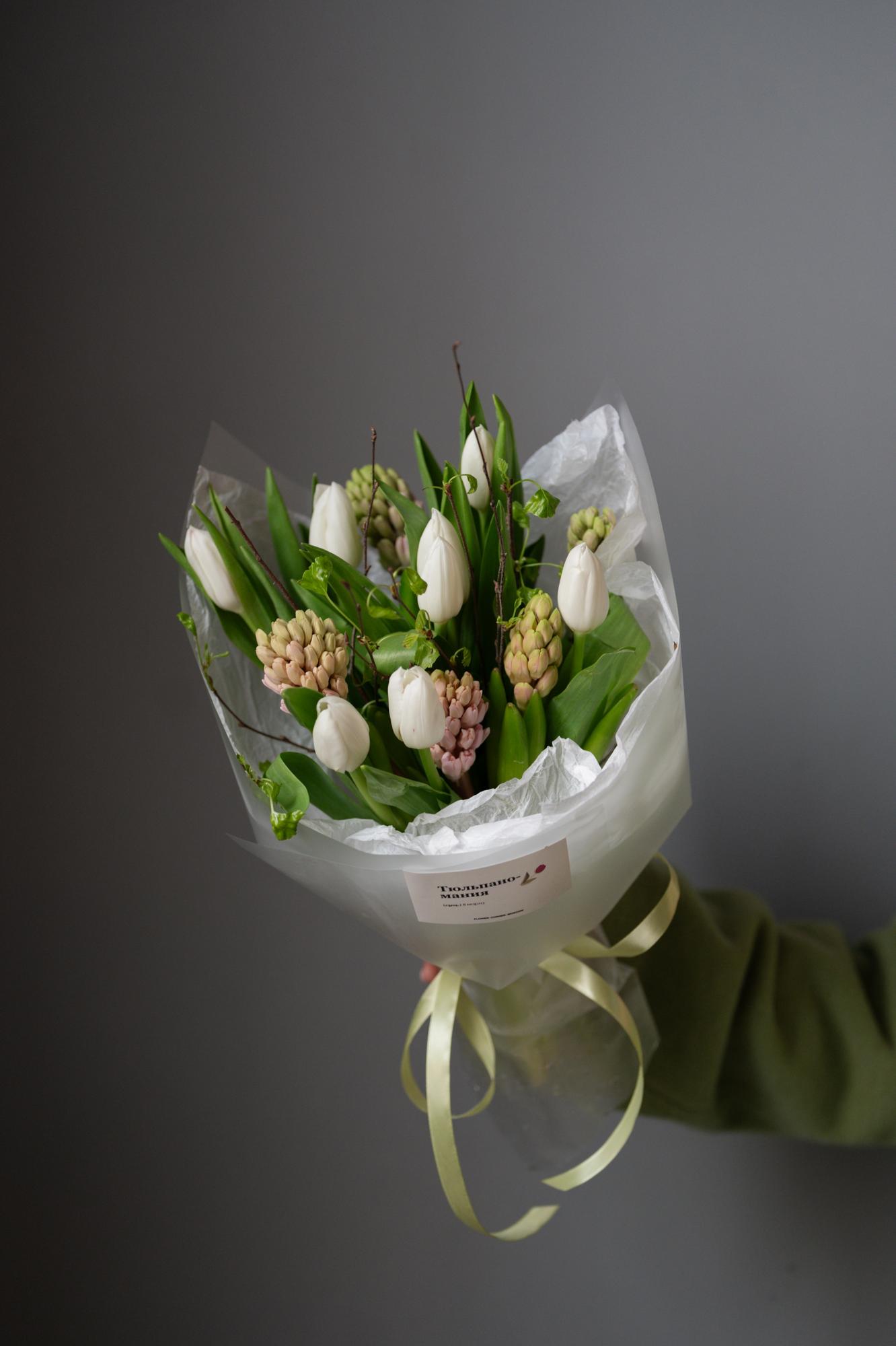 Букет с тюльпанами и гиацинтами