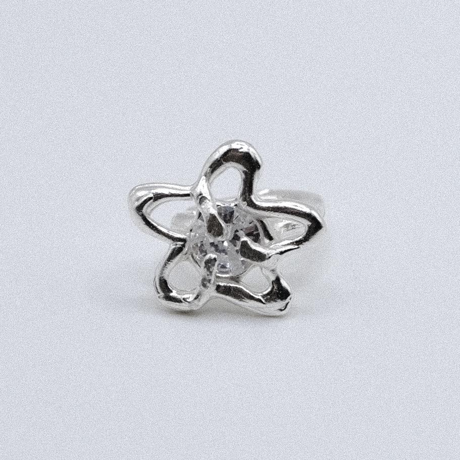 Кафф «Цветик» с белым фианитом