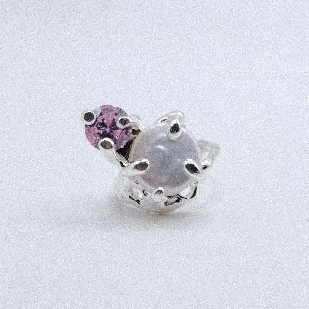 Кольцо с жемчугом и розовым фианитом