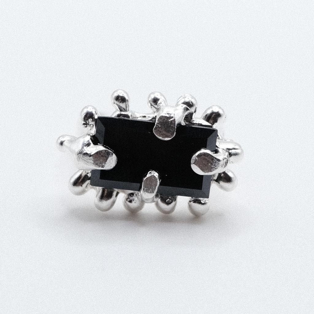 Кольцо-печатка с агатом "Скользко"