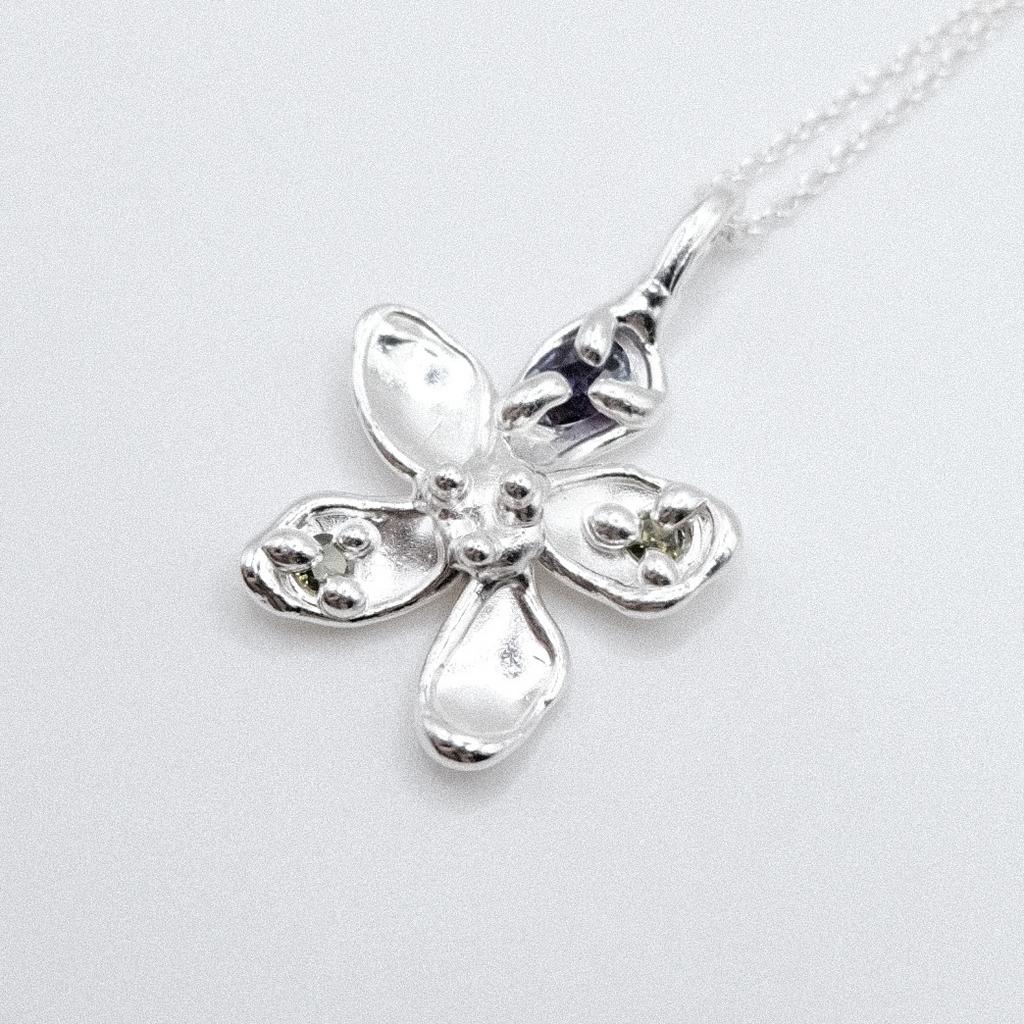 Подвеска «Цветик» с фианитами