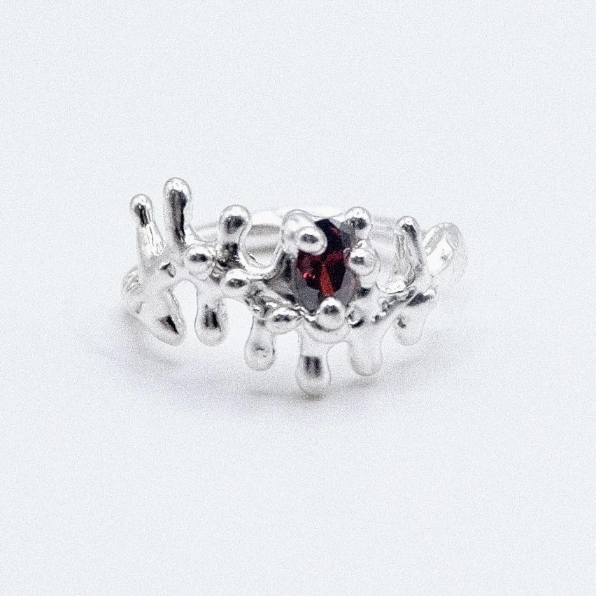 Кольцо «Многоножка» с красным фианитом