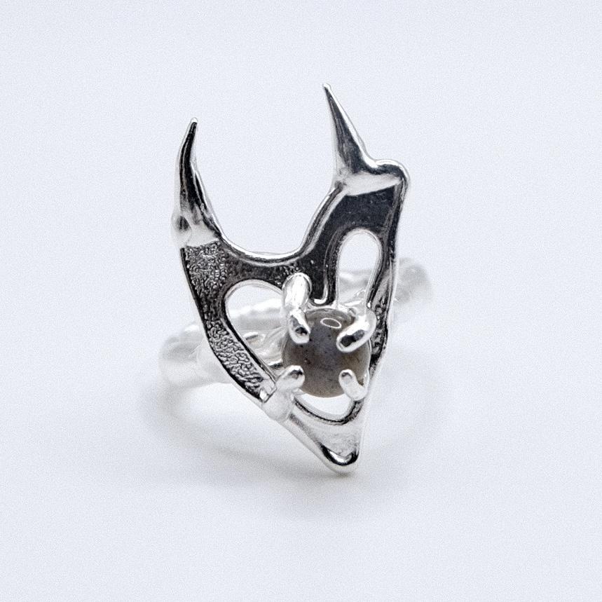 Кольцо-рожки с лабрадоритом «<3»