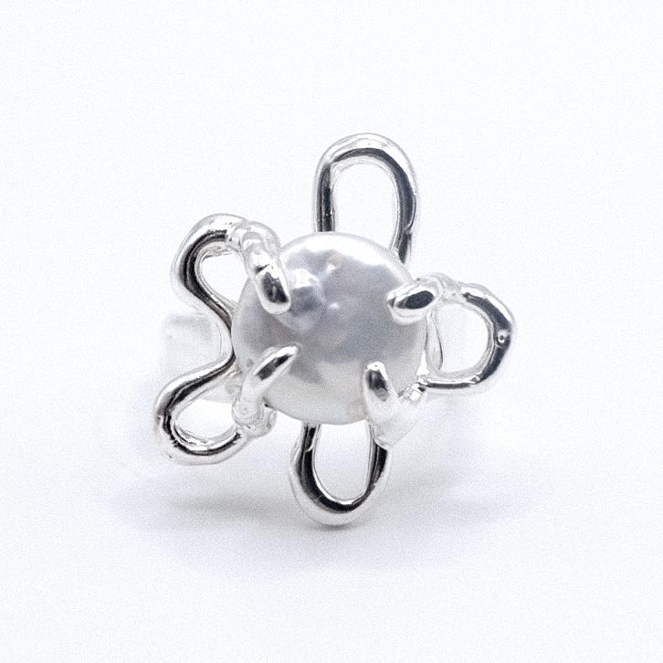 Кольцо «Цветик» с жемчугом