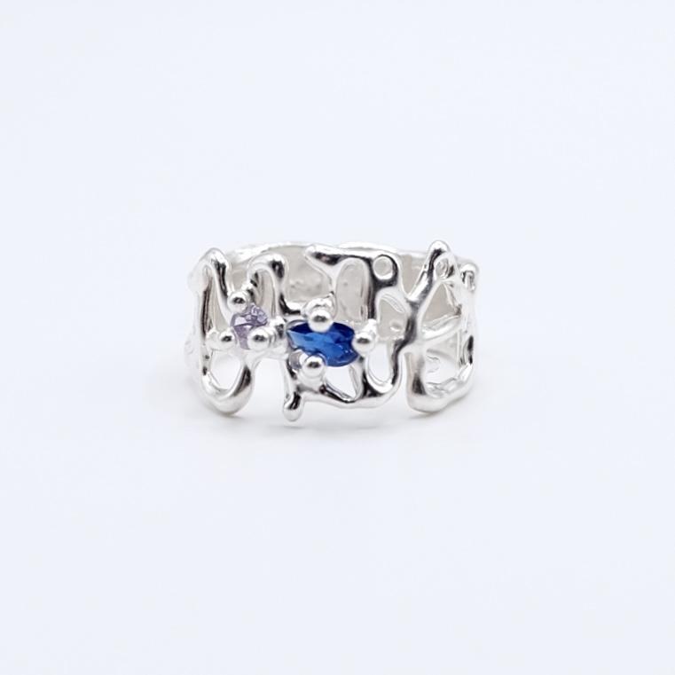 Кольцо с фианитами "Скользко"