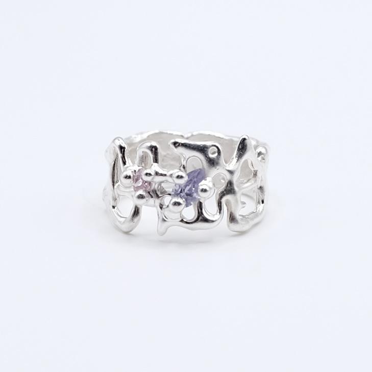 Кольцо с фианитами "Скользко"