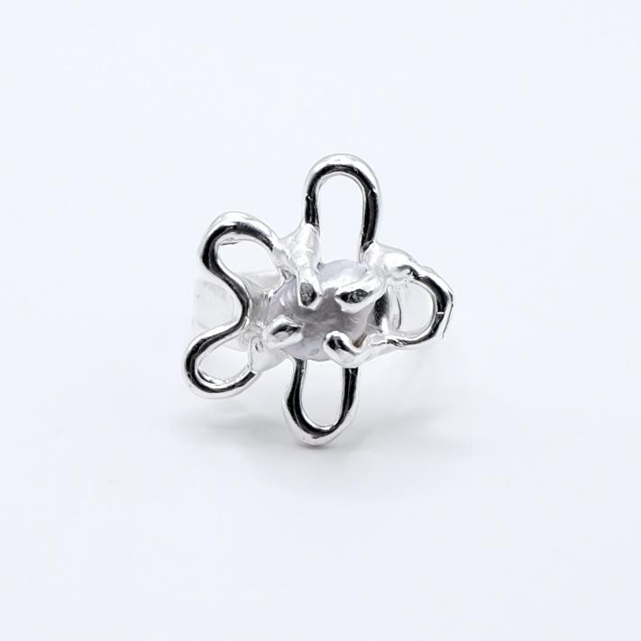 Кольцо «Цветик» с жемчугом