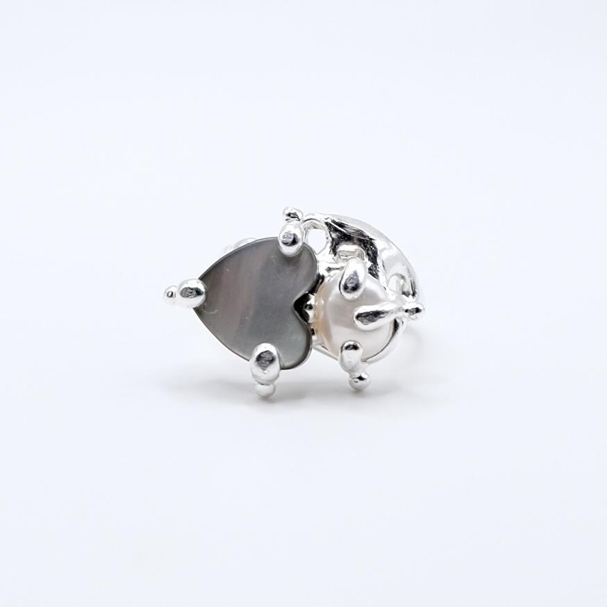 Кольцо с жемчугом и перламутром