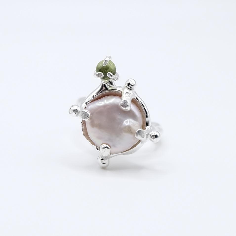 Кольцо с жемчугом и агатом "Скользко"