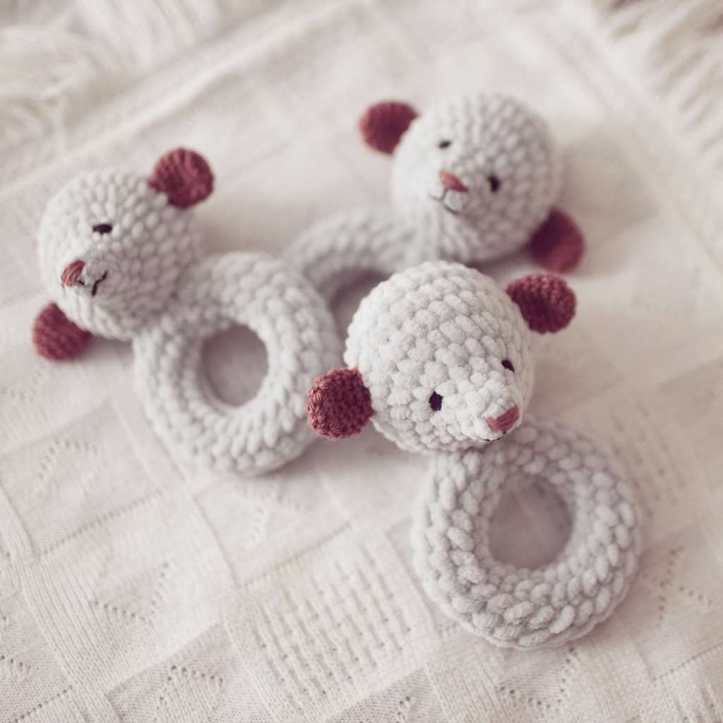 mouse - ring rattle