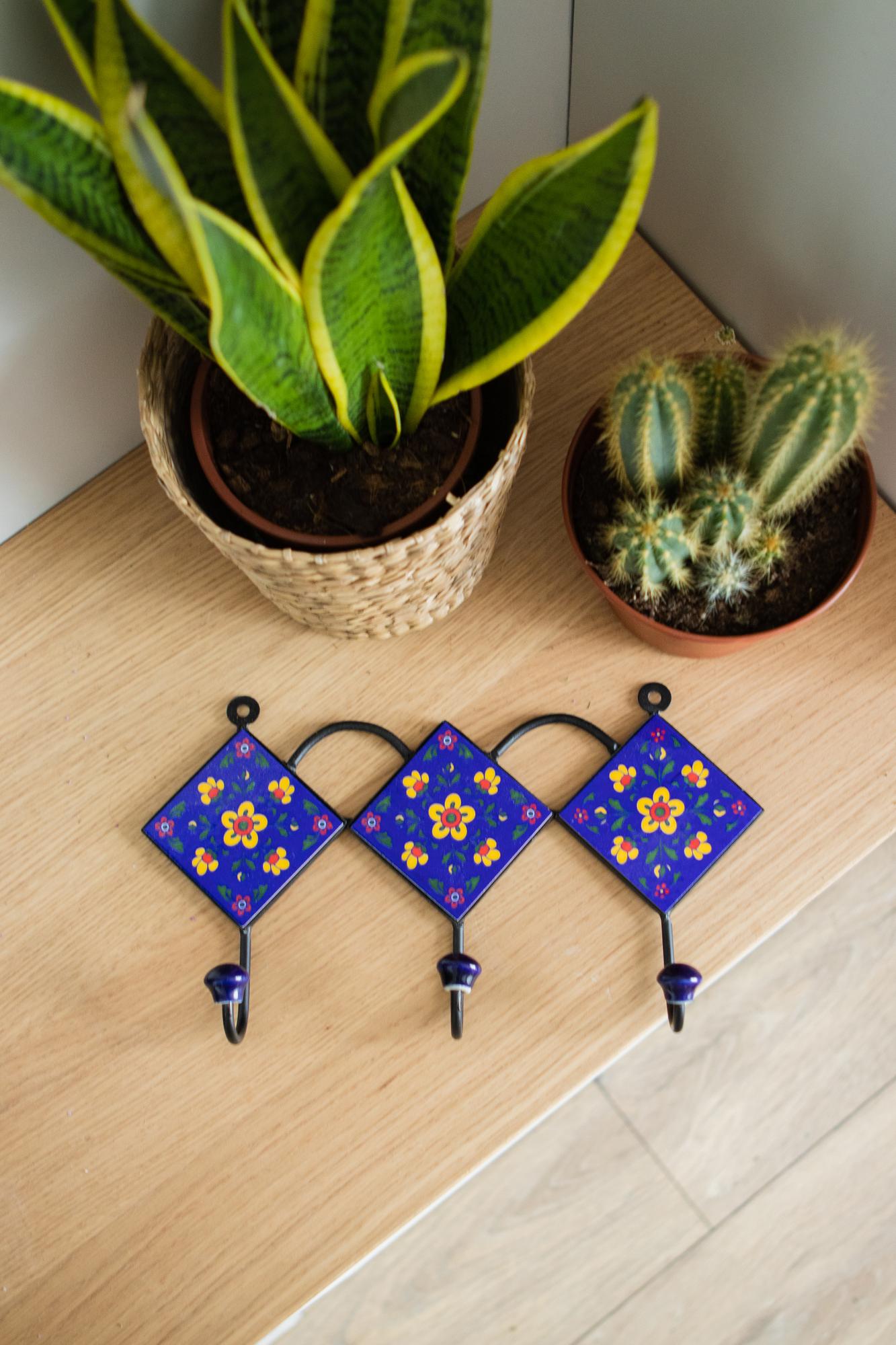 Керамический крючок 219