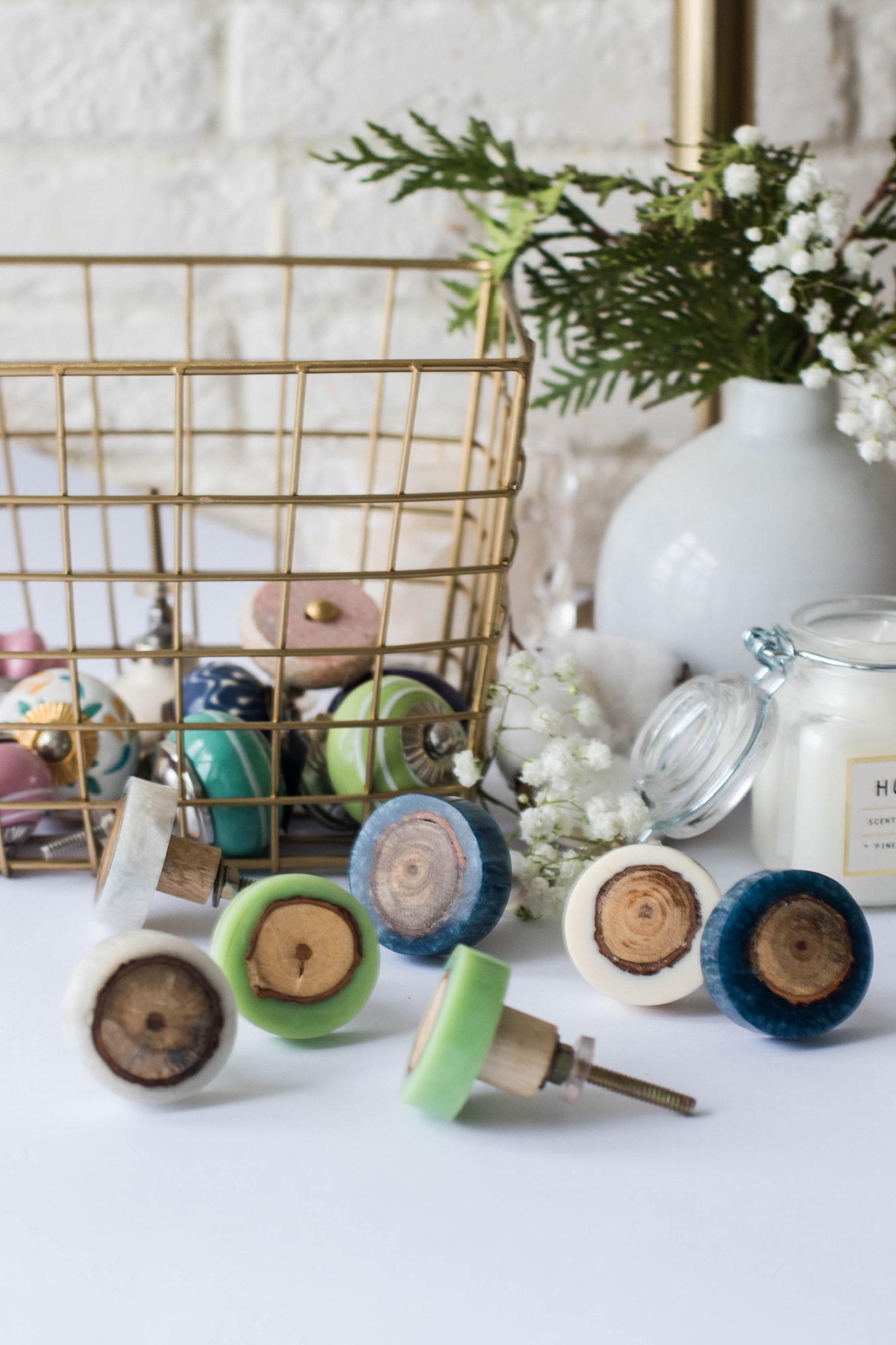 Мебельные ручки из смолы и дерева