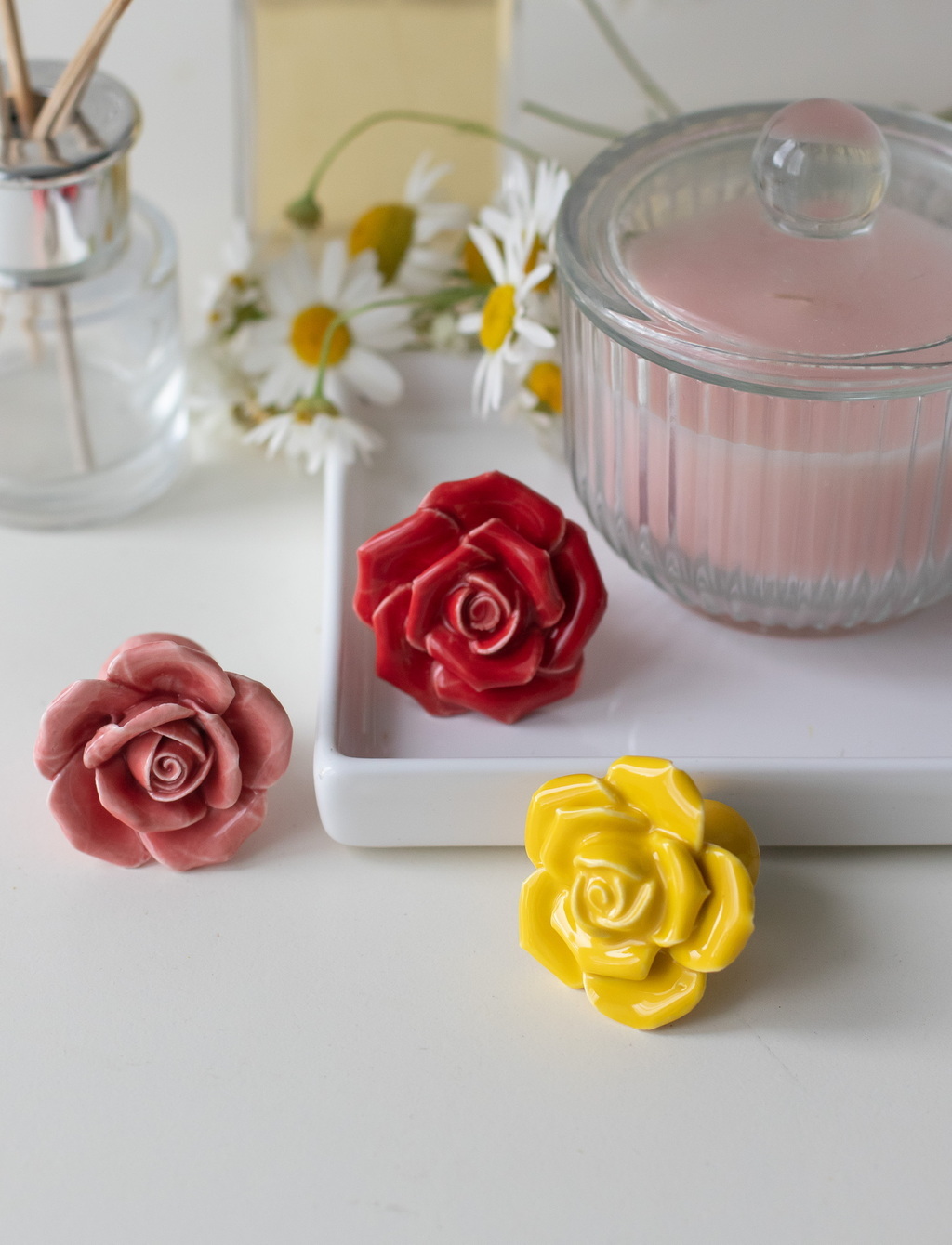 Керамические мебельные ручки «розы»