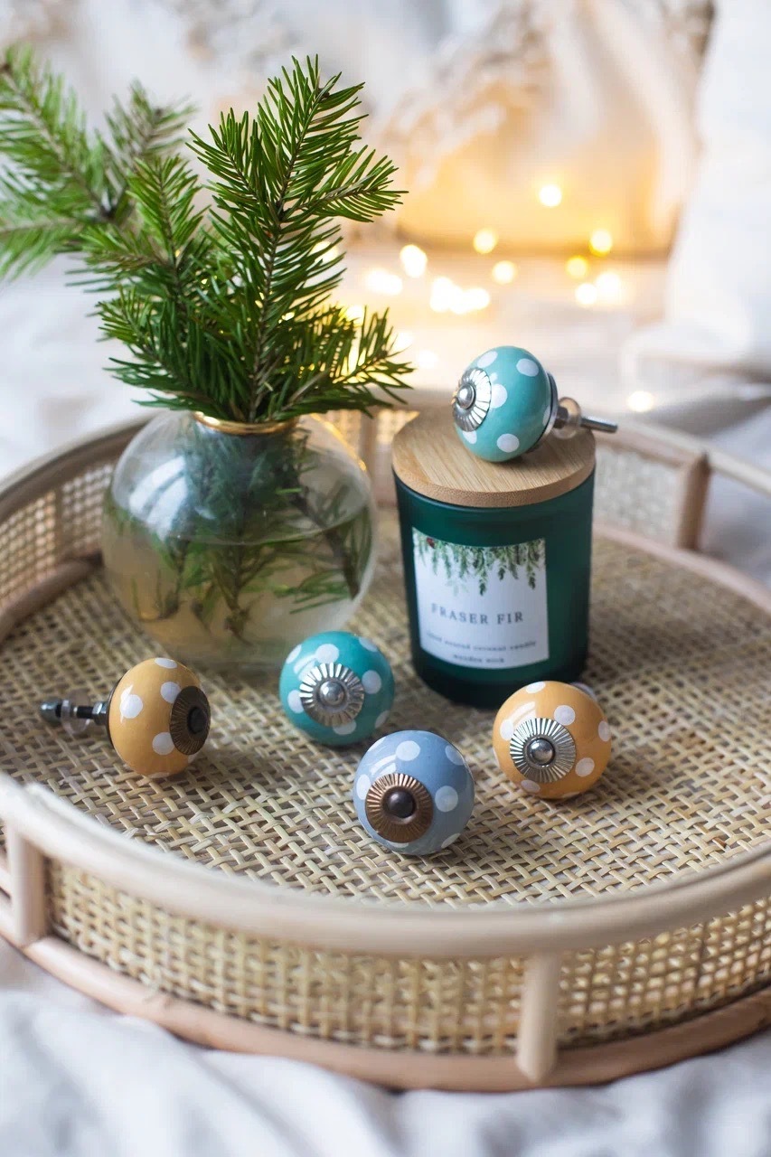 Керамическая мебельная ручка dotts