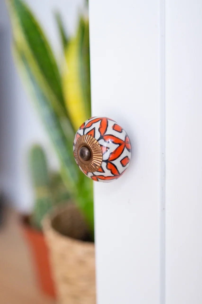 Керамическая мебельная ручка с узором