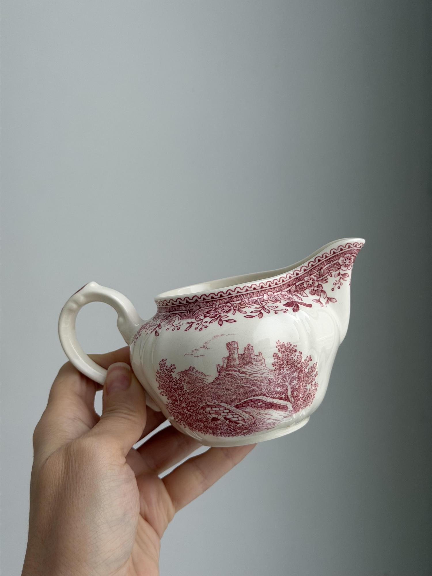 Сливочник c брусничным рисунком