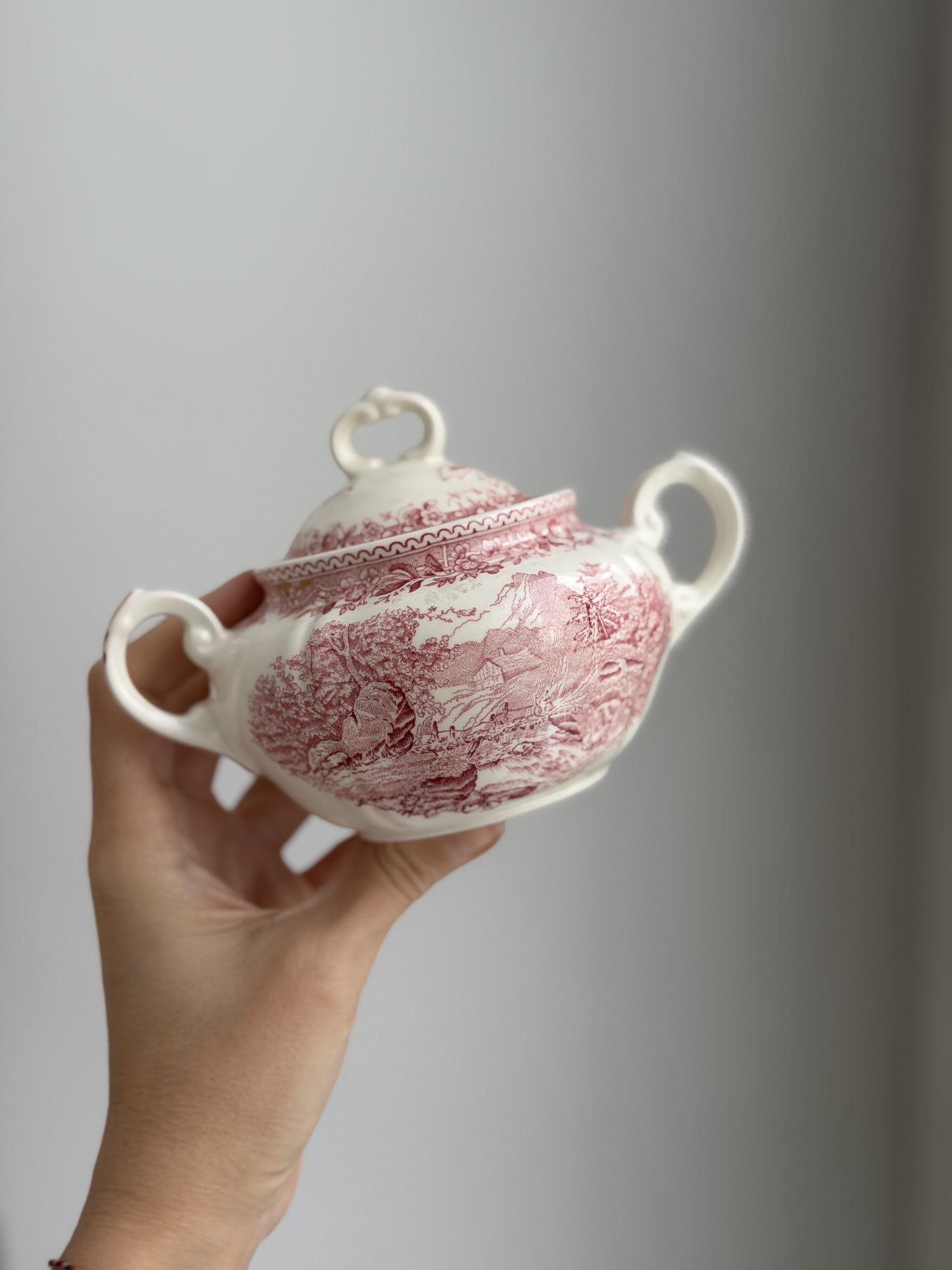 Сахарница c брусничным рисунком