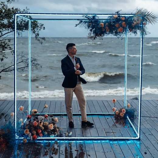 фото выездная регистрация с неоном