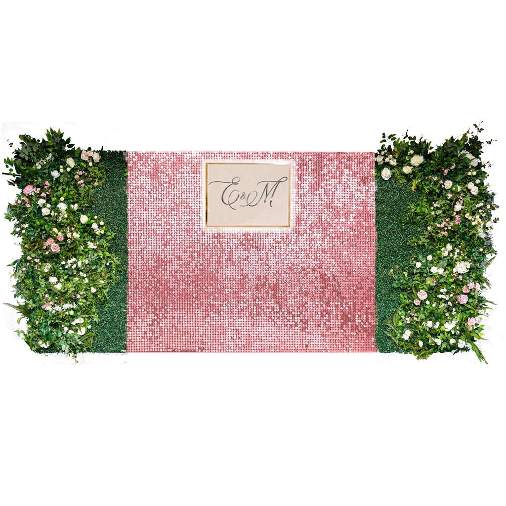 Розовая фотозона с цветами