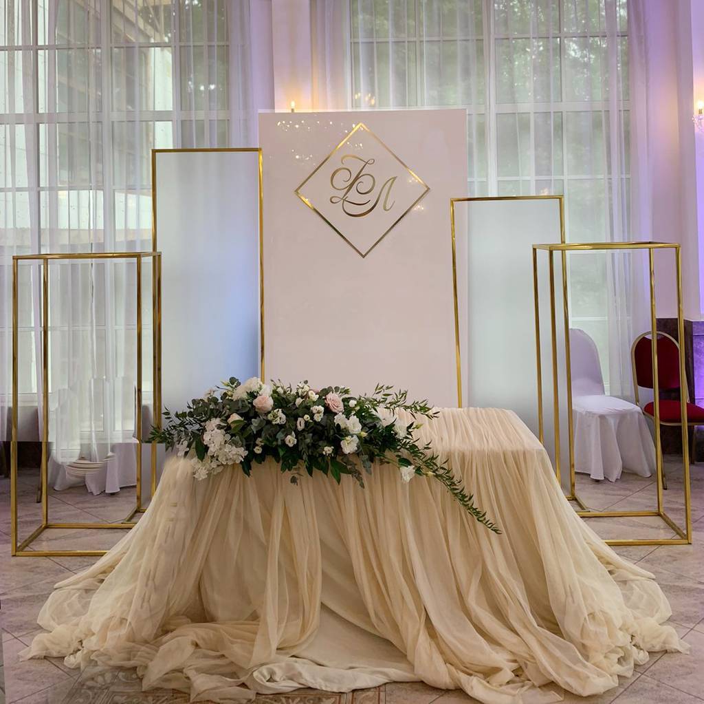 Глянцевая ширма с рамками