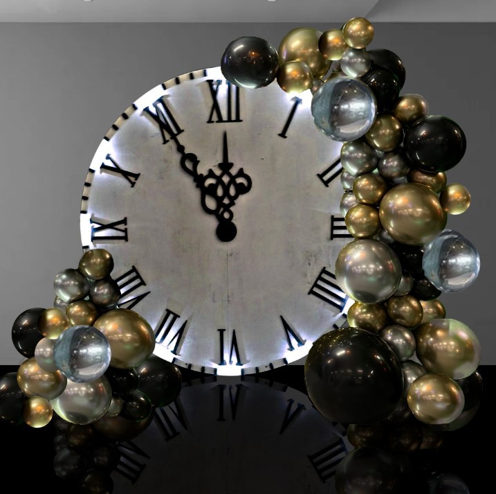 Новогодняя фотозона часы с шарами