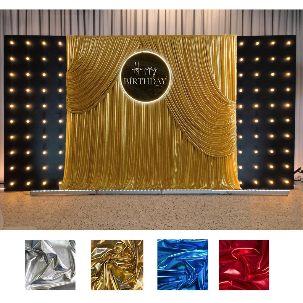 Фотозона из ткани с черными панелями из лампочек