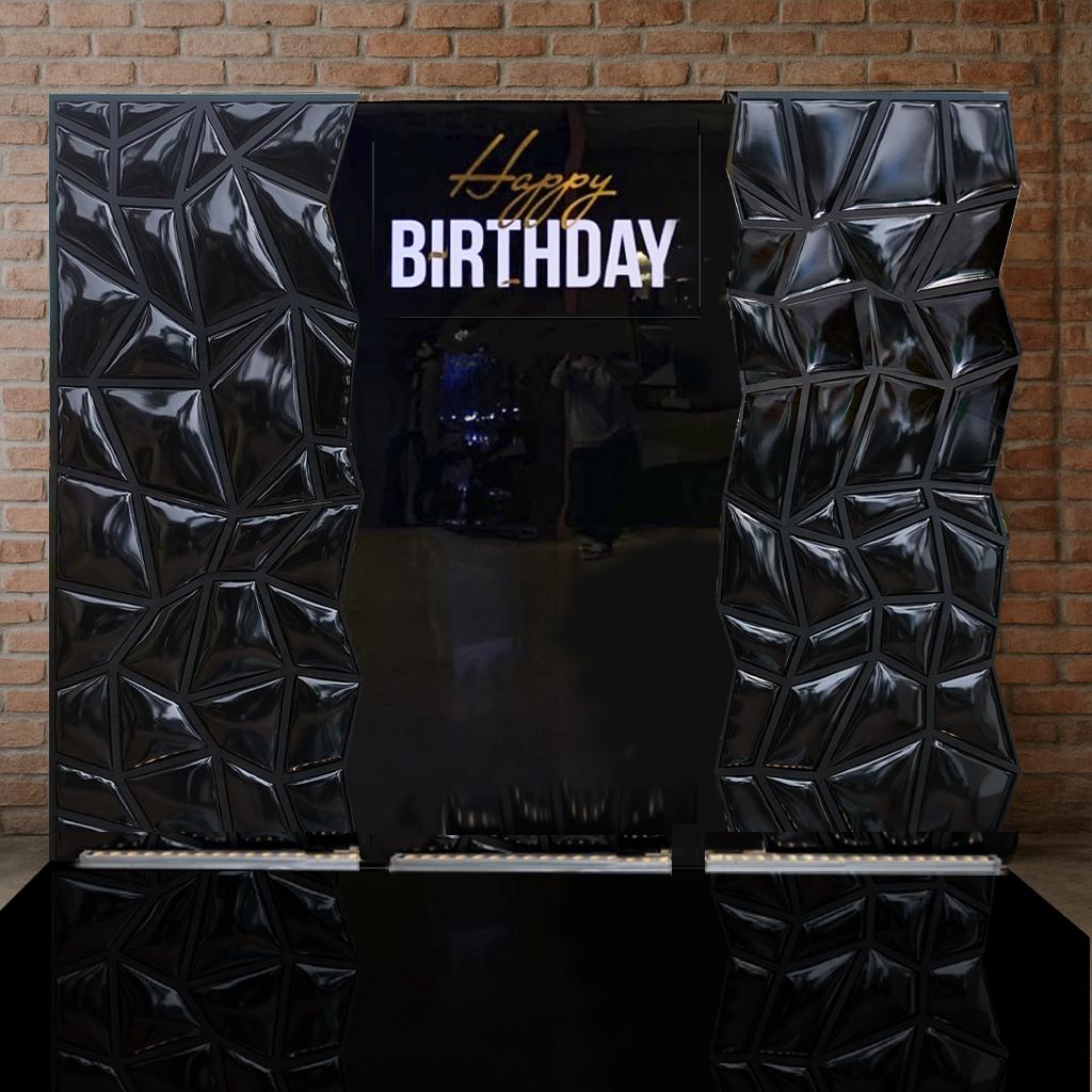 Черная фотозона с дутым эффектом и глянцевым центром