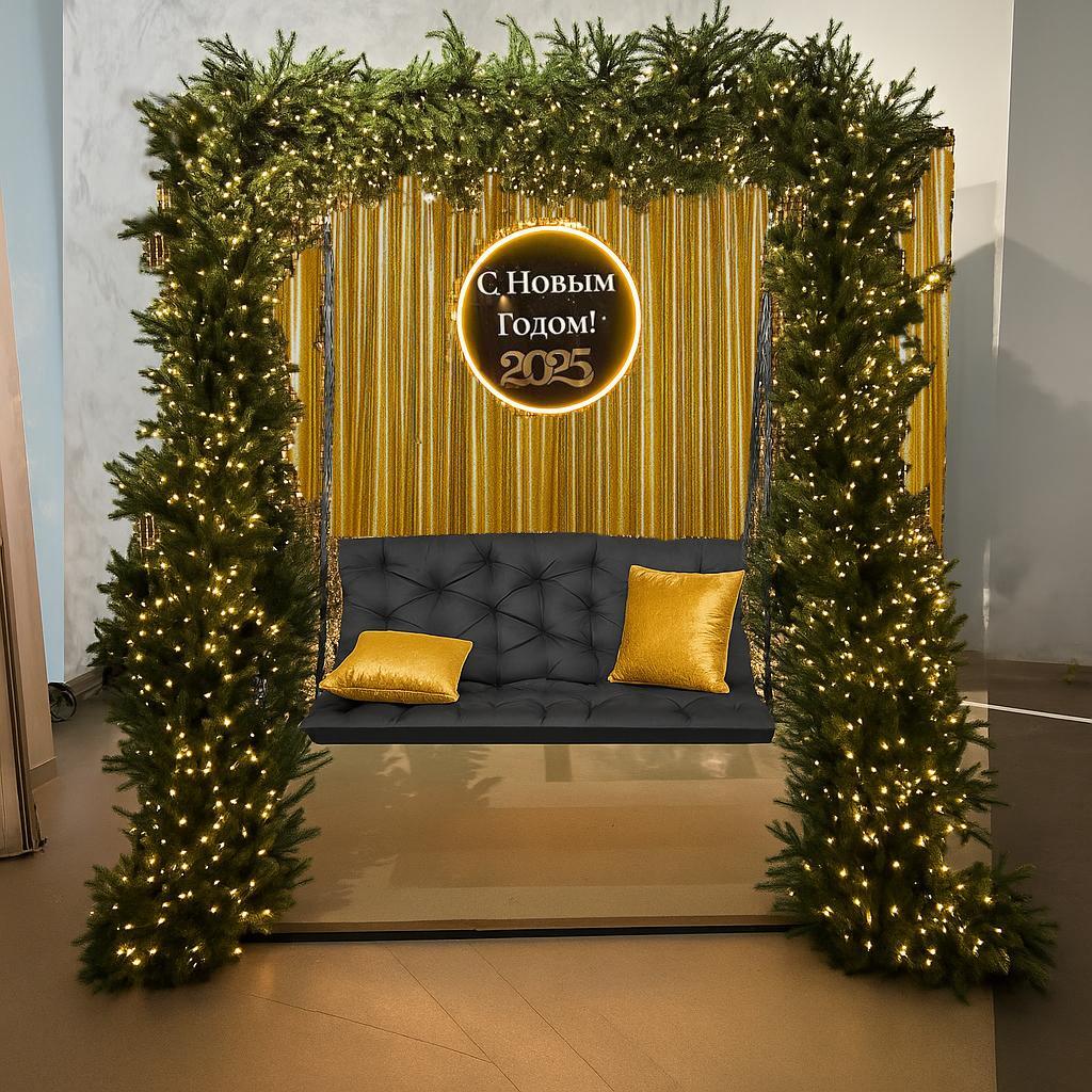 Новогодние качели с еловыми ветками широкие
