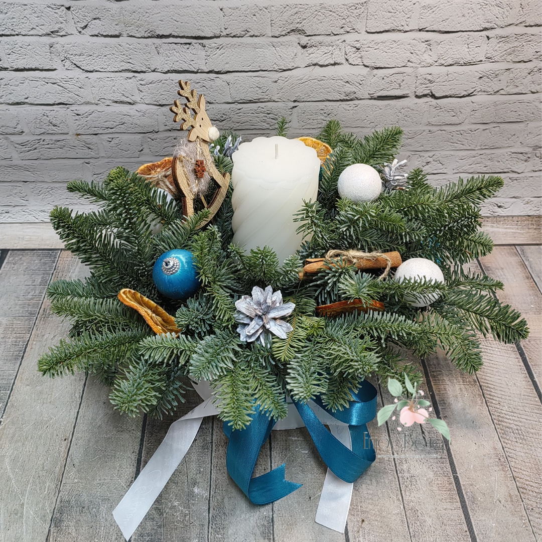 Новогодняя композиция в шляпной коробке со свечой "Теплый год"