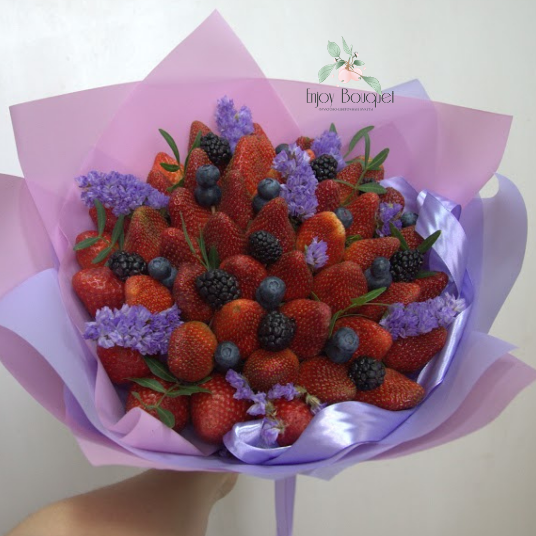Ягодный букет "Встречай лето".