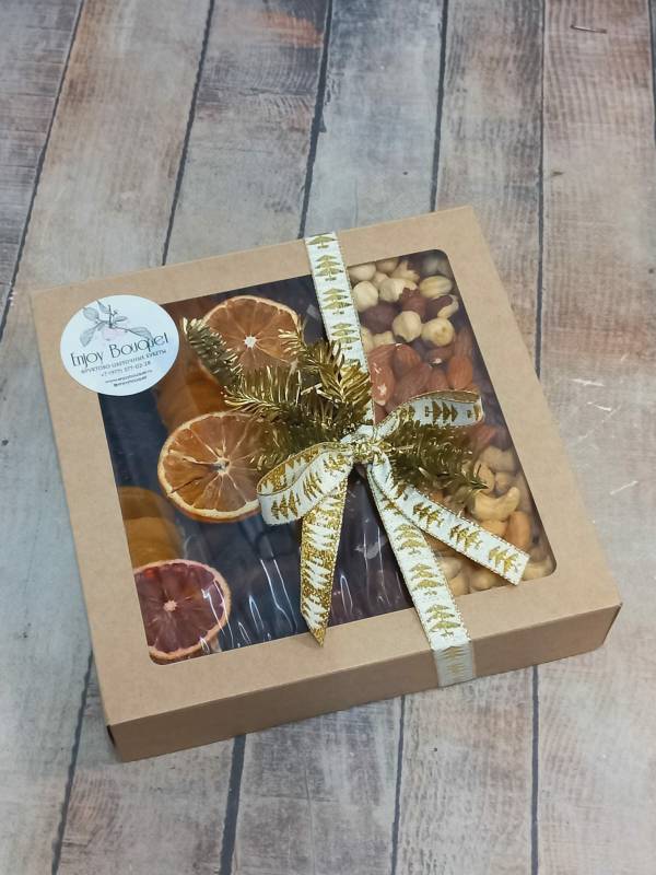 Набор из сухофруктов в картонной коробке "Здоровый перекус", 900 г