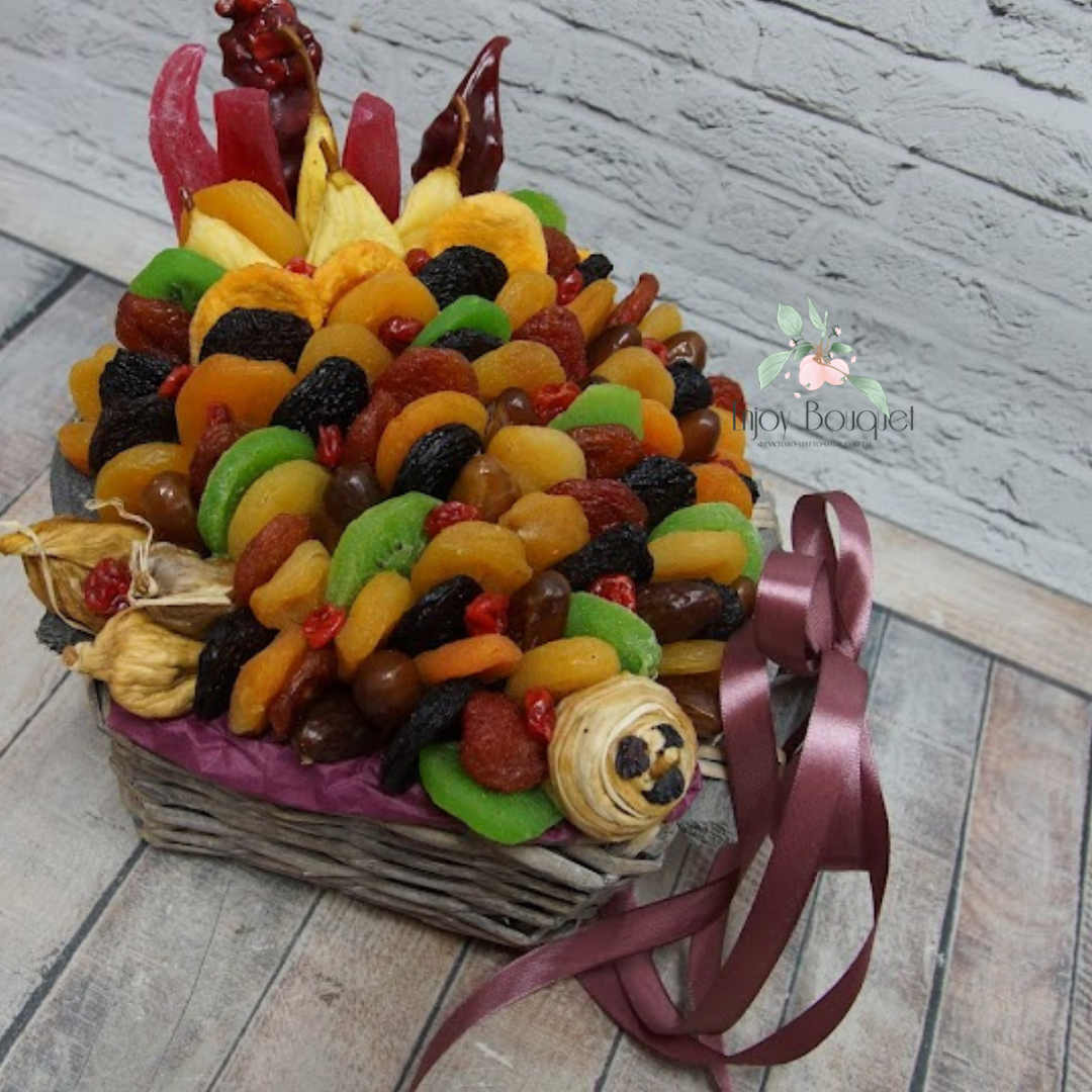 Корзинка с сухофруктами "Водопад изобилия", 1.5 кг