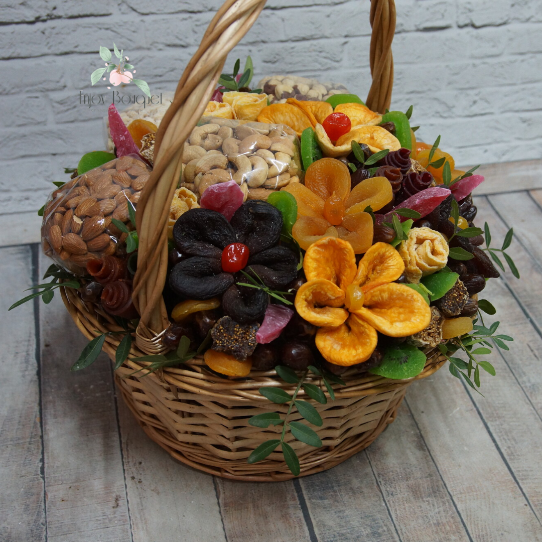 Корзина с сухофруктами и орехами "Марина", вес 3 кг