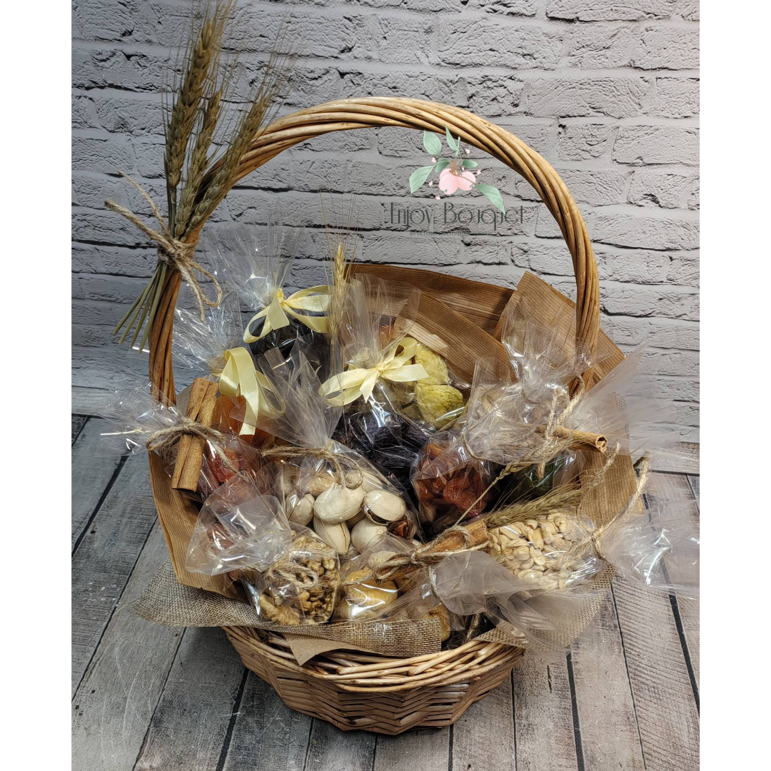 Корзина с сухофруктами и орехами "Деловой тон", 3,3 кг