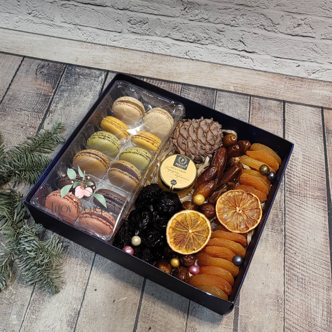 Новогодний набор в коробке  "Праздничный"