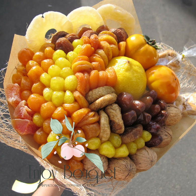 Необычный букет из сухофруктов и фруктов "Осенний презент", диаметр 28-30 см.