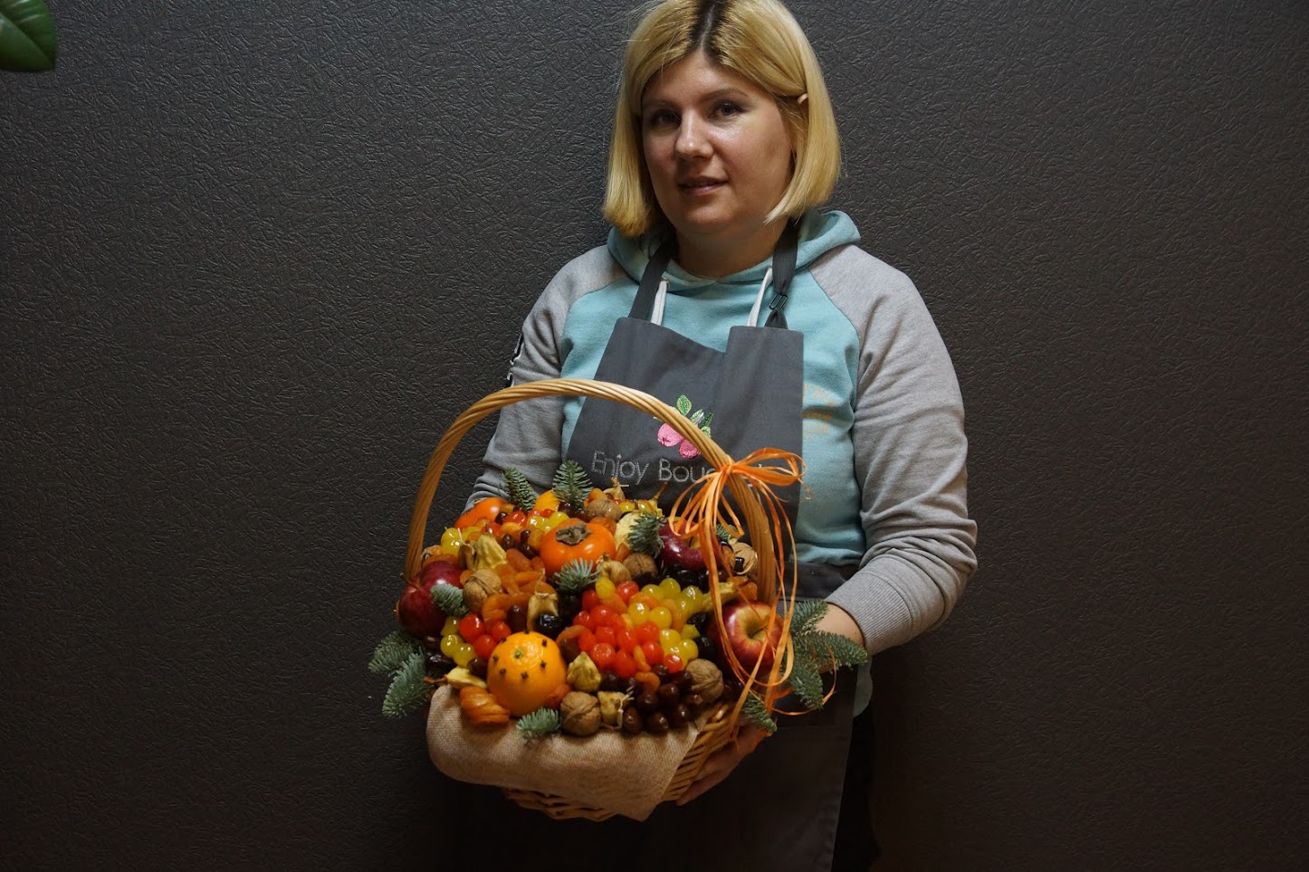 Корзина с фруктами и сухофруктами "Вкусный подарок", 3 кг