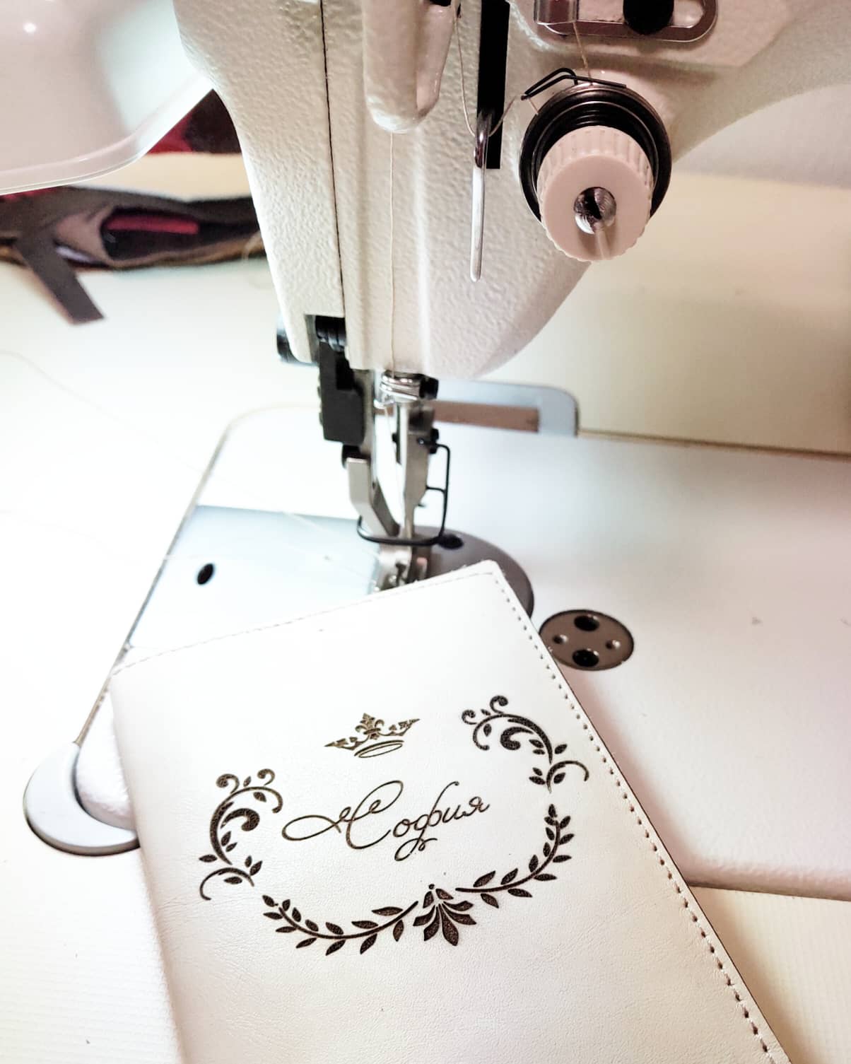 Обложки для паспорта ВЕНЗЕЛЬ банановый и молочный