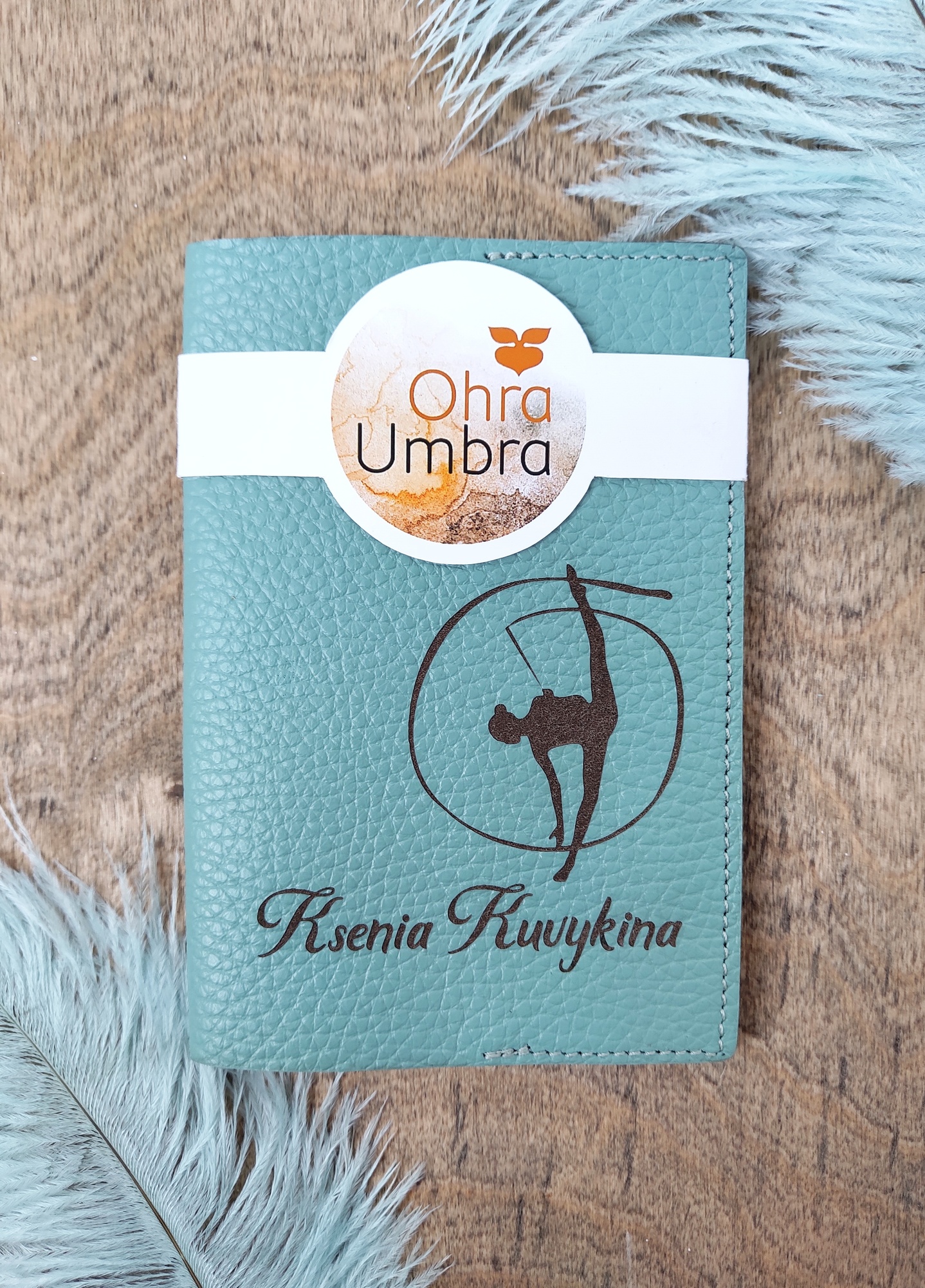 Обложка для паспорта ГИМНАСТКА С ЛЕНТОЙ пыльно-мятный