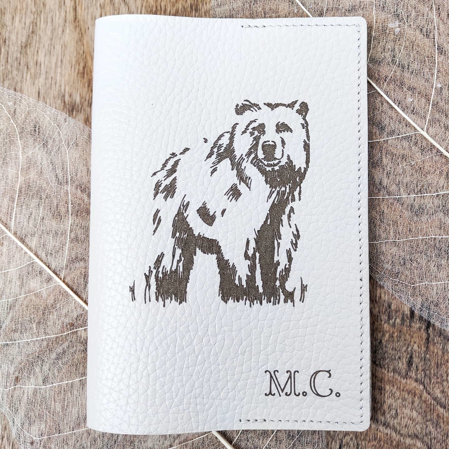 Обложка для паспорта МЕДВЕДЬ молочный