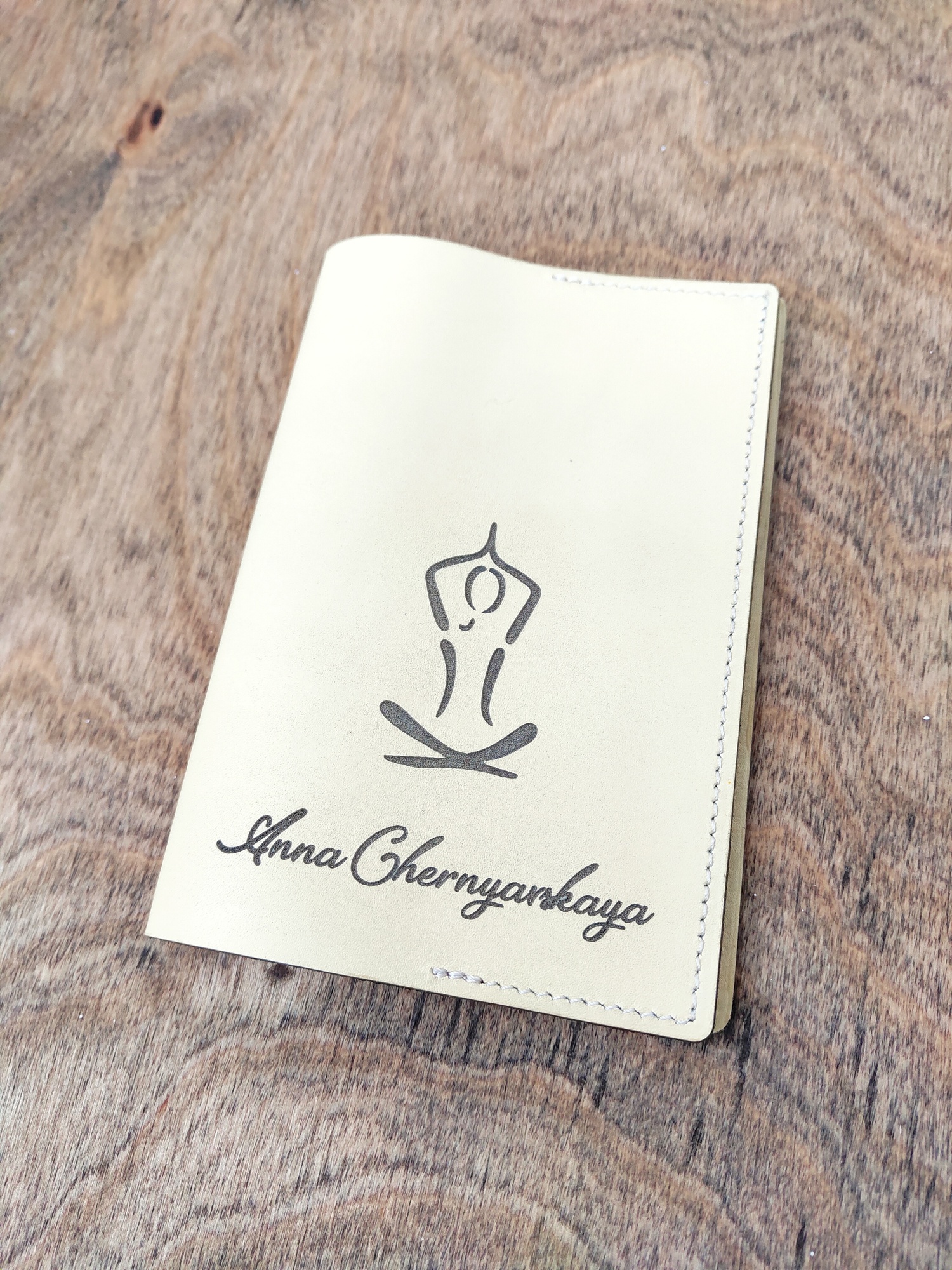 Обложка для паспорта ЙОГА светло-желтый