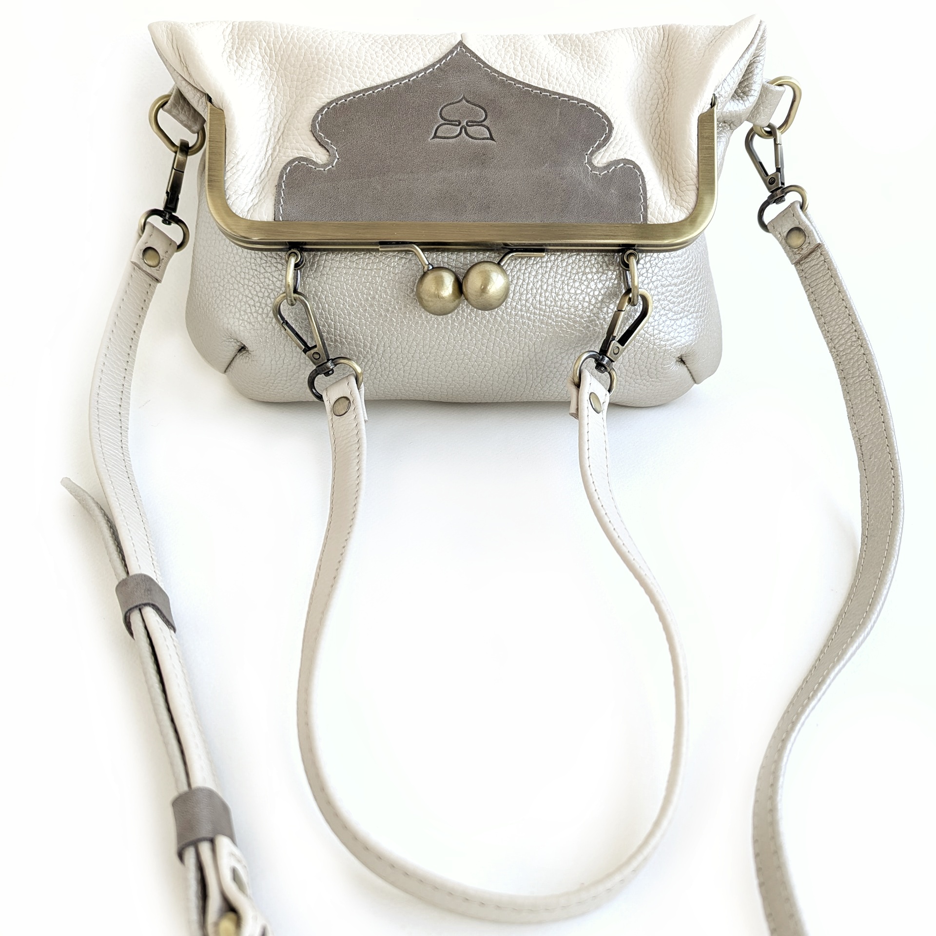 Сумка ДИЖОН молоко + серебро + камень